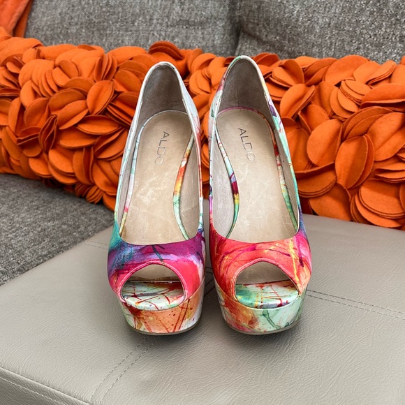 ❣️Aldo Colorful Splash Print Open Toe Wedges❣️ - Picture 2 of 8
